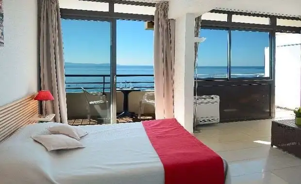 Résidence les Calanques 3* - Sans transfert - 4