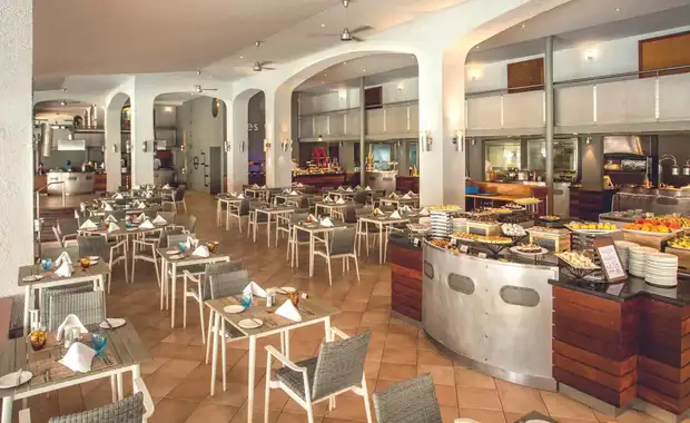 Mauricia Beachcomber Resort & Spa - 13