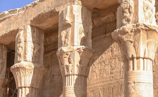 Horus des Pyramides au Nil ( entrée et sortie Caire )J/D - 14