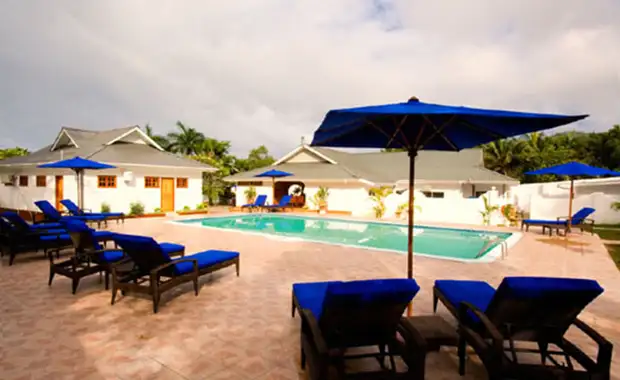 COMBINÉ 2 ILES : MAHÉ + PRASLIN Thalassa Self-Catering Apartments + The Britannia 07 nuits - 8