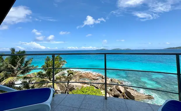 COMBINÉ 3 ILES : PRASLIN + LA DIGUE + MAHÉ Berjaya Praslin + Le Patatran + Valmer 10 nuits - 4