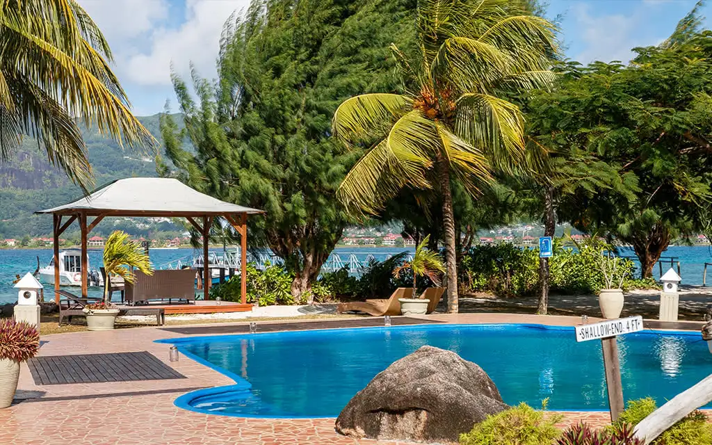 COMBINÉ 2 ILES : PRASLIN + MAHÉ Berjaya Praslin + L'Habitation Cerf Island 14 nuits ** - 8