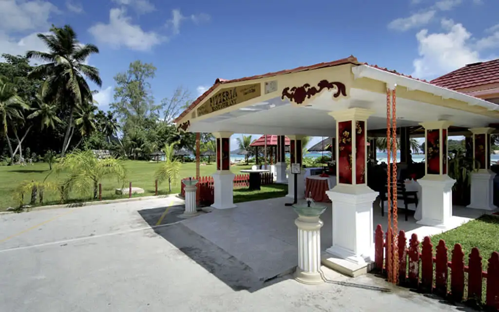 COMBINÉ 2 ILES : PRASLIN + MAHÉ Berjaya Praslin + L'Habitation Cerf Island 14 nuits ** - 9