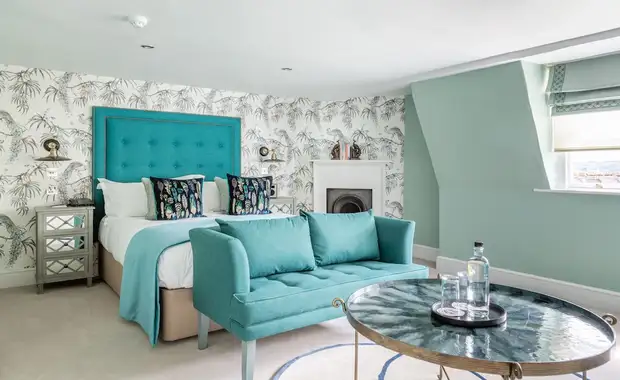 The Queensberry - 25