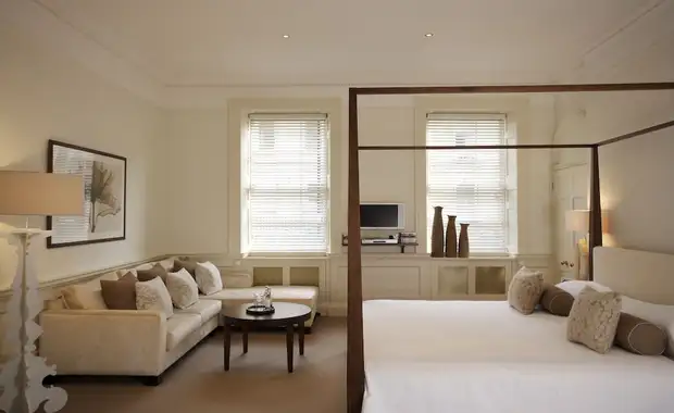 The Queensberry - 26