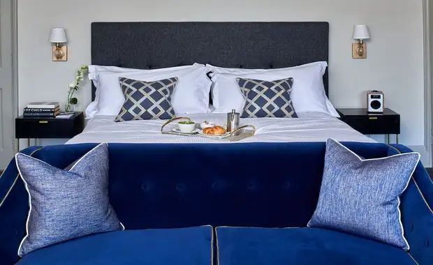 The Queensberry - 12