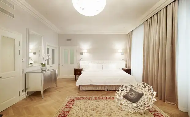 Sans Souci - 32