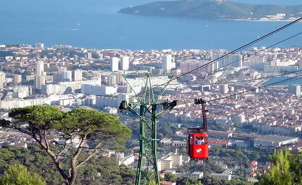 Escapade à Toulon avec bouteille de rosé locale, peignoirs et départ tardif - 4* - 12