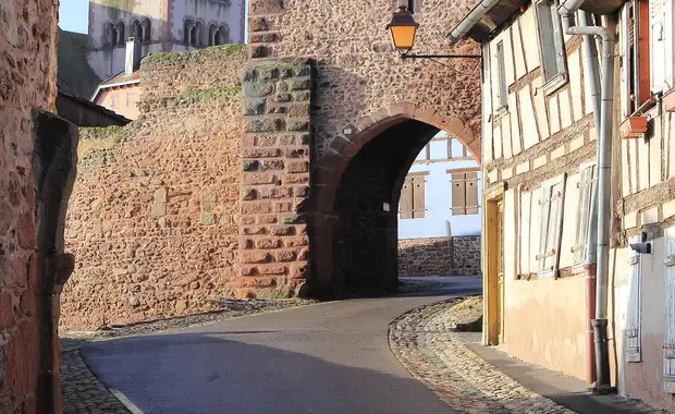 Charme français et saveurs traditionnelles dans un village médiéval en Alsace - 3* - 9
