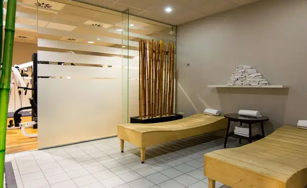 Nuitée magique pour deux avec diner + séance sauna prive - 4* - 12