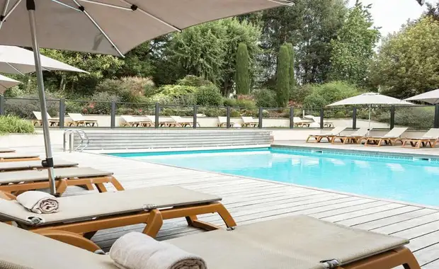 Profitez d'un séjour avec piscine à quelques minutes du centre ville de Genève - 4* - 28