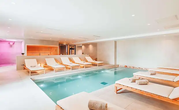 Instant romantique à Avignon, avec bulles et accès au spa - 4* - 7
