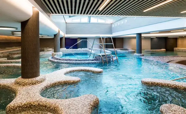 Escapade avec accès au parcours gymnastique dans l'eau des thermes marins de Saint-Malo - 3* - 1