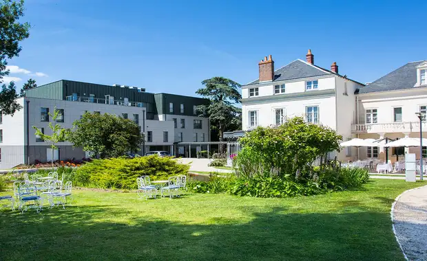 Week-end en plein coeur de Tours avec visite du château de Chenonceau - 4* - 8