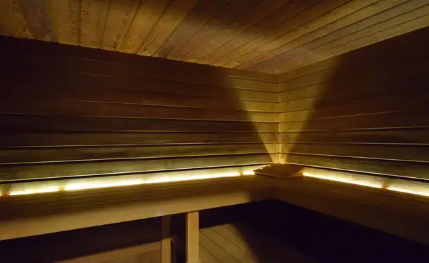 Nuitée magique pour deux avec diner + séance sauna prive - 4* - 21
