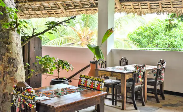Combiné circuit et hôtel Club Jumbo Reef & Beach Resort 4* avec 2 nuits au parc de Selous **** - 24